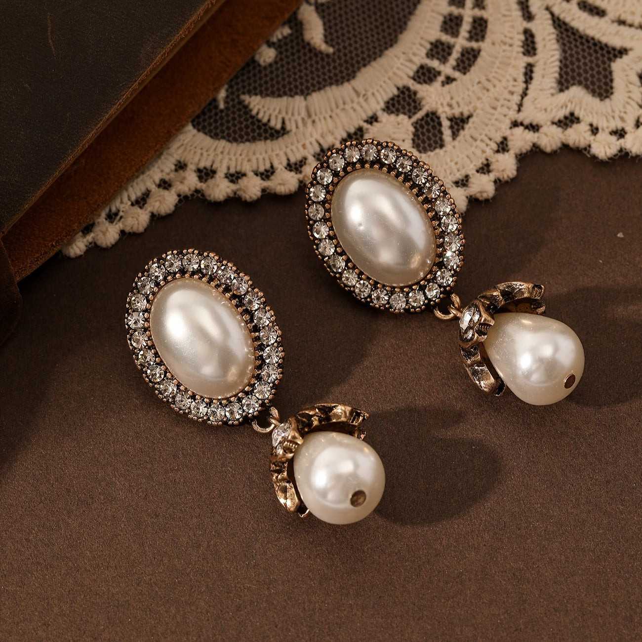 Louise | Boucles d'oreilles pendantes vintage en perles